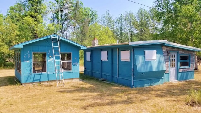 exterior space featuring a yard