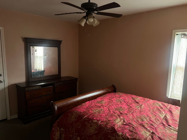 bedroom with ceiling fan