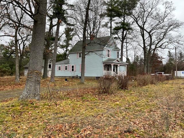 view of side of property