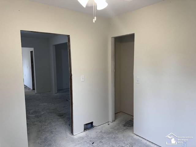 unfurnished room featuring ceiling fan