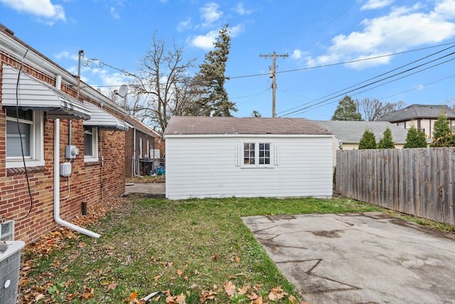 view of yard with a patio area