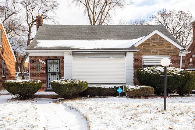 view of front facade with a garage