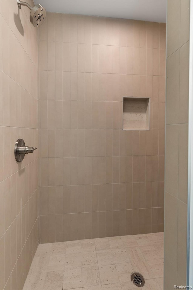 3422 Cochrane St Unit 1, Detroit, MI 48208 - full bathroom with tiled shower