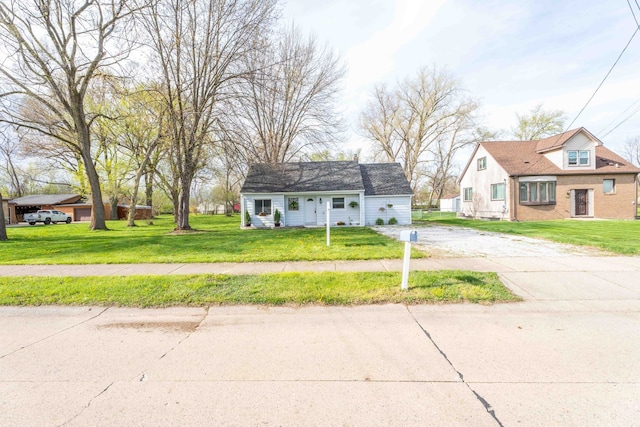 view of front of house featuring a front yard