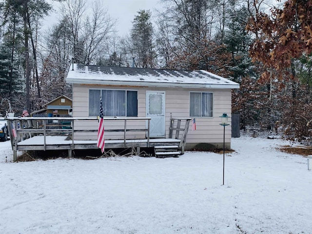 4038 W Brookview Dr, Prescott, MI 48756 - bungalow with a wooden deck