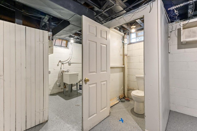 11059 Lakepointe St, Detroit, MI 48224 - bathroom with toilet and a sink