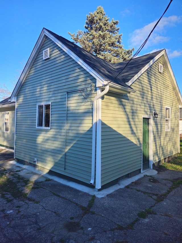 view of home's exterior