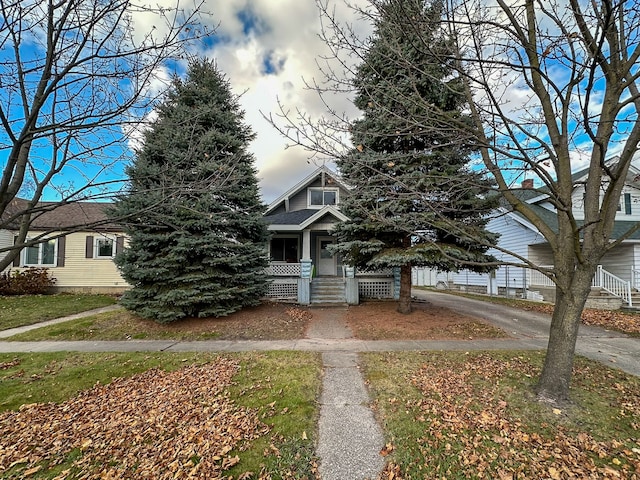 view of front of home featuring a porch