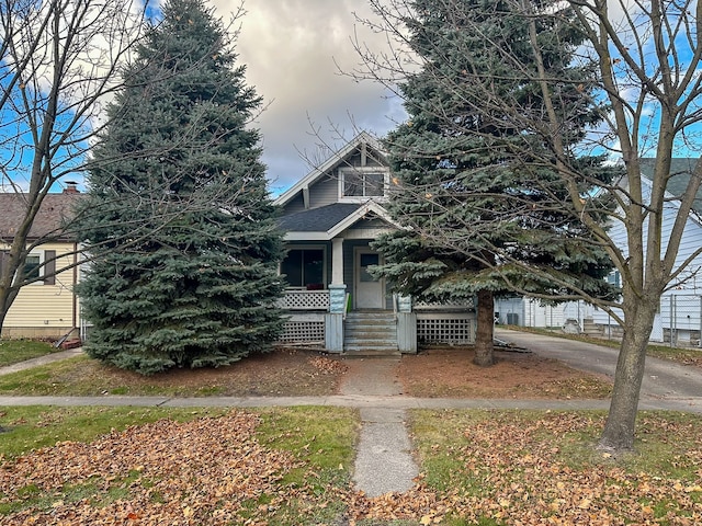 view of front of home featuring a porch