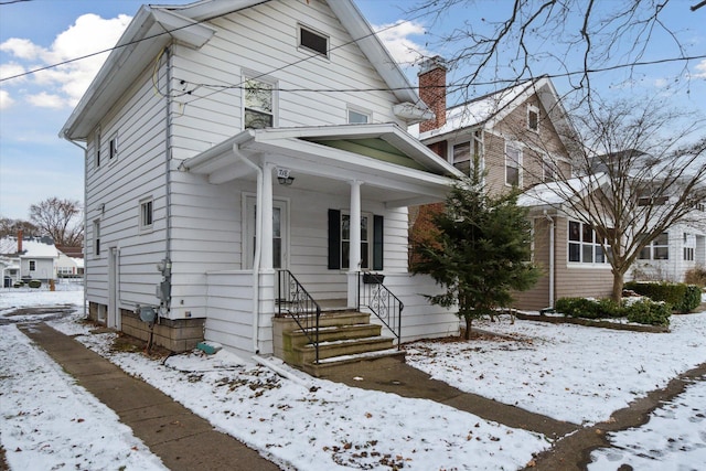 view of front property