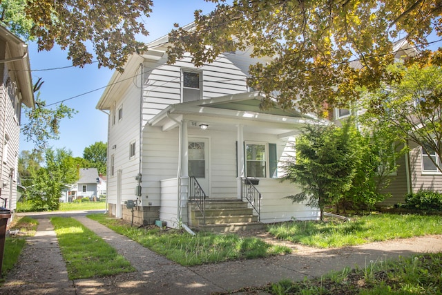 718 Union St, Jackson, MI 49203 - traditional style home featuring entry steps