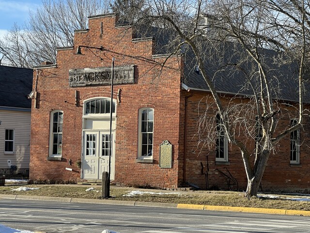 view of building exterior