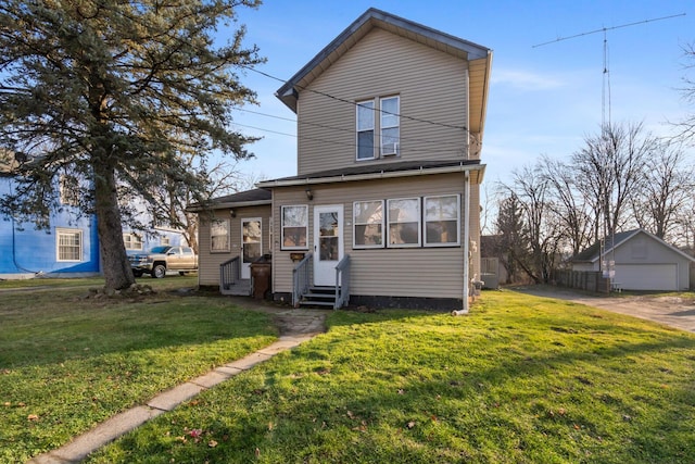 view of front of property featuring a front yard