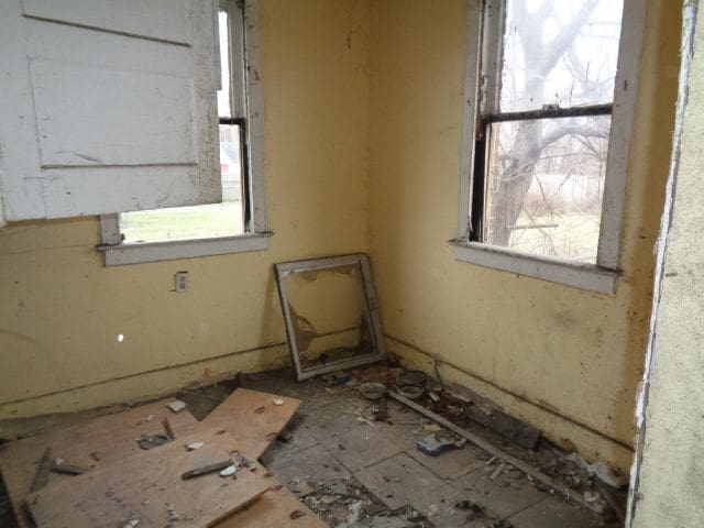 10011 Belleterre St, Detroit, MI 48204 - photo 15
