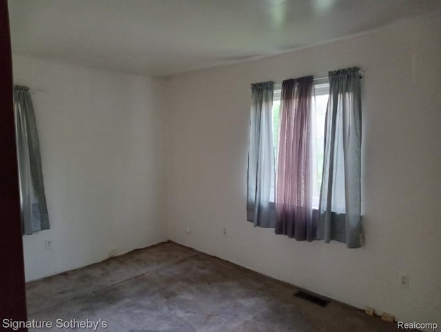 8240 Desoto St, Detroit, MI 48238 - view of carpeted spare room