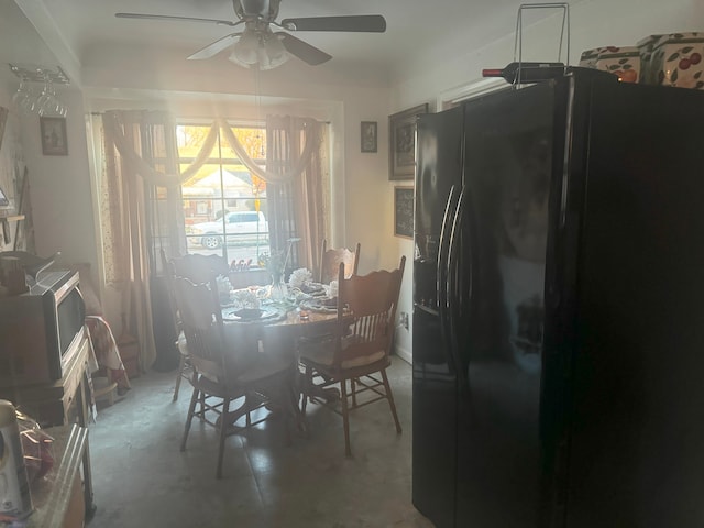 dining area with ceiling fan