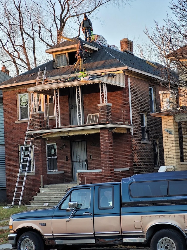 view of front of home with covered porch