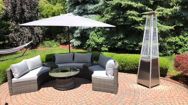 view of patio with outdoor lounge area