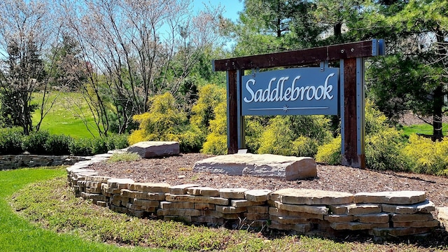 view of community / neighborhood sign