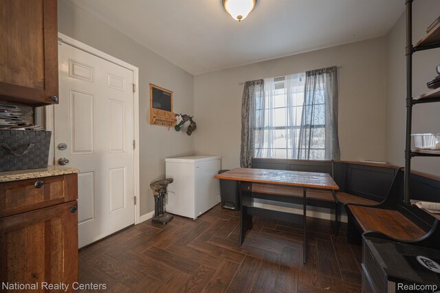 10040 Old Farm Trl, Davisburg, MI 48350 - dining area featuring baseboards
