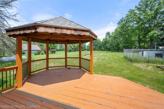 10040 Old Farm Trl, Davisburg, MI 48350 - deck featuring a gazebo