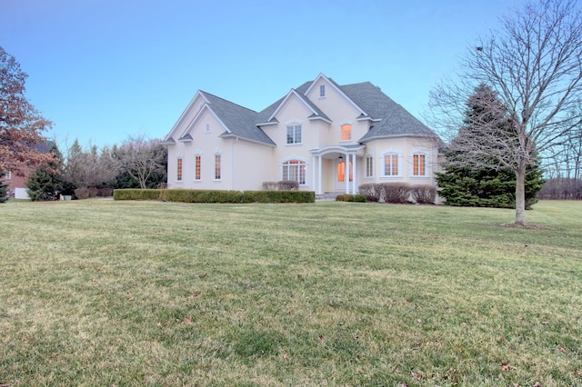 view of front of property with a front yard