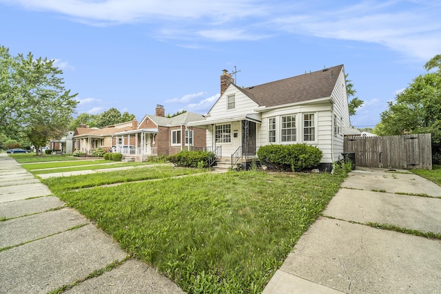 view of front of house featuring a front yard