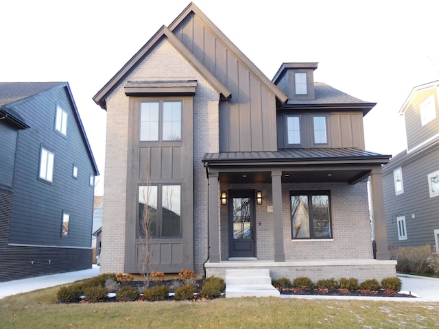 view of front of home with covered porch