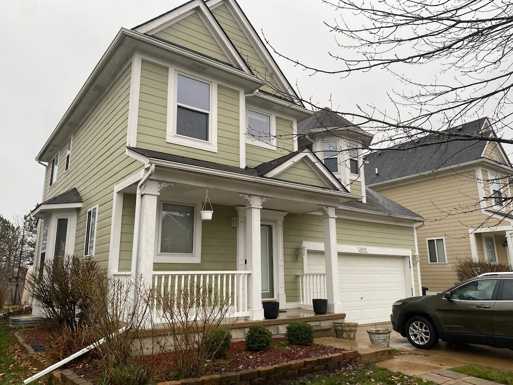 view of front of property with covered porch