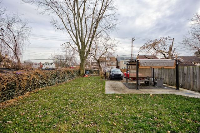 view of yard with a patio area