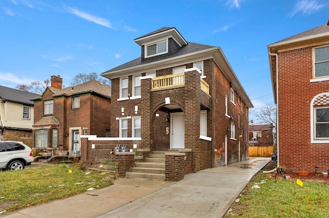 view of front of property featuring a front yard