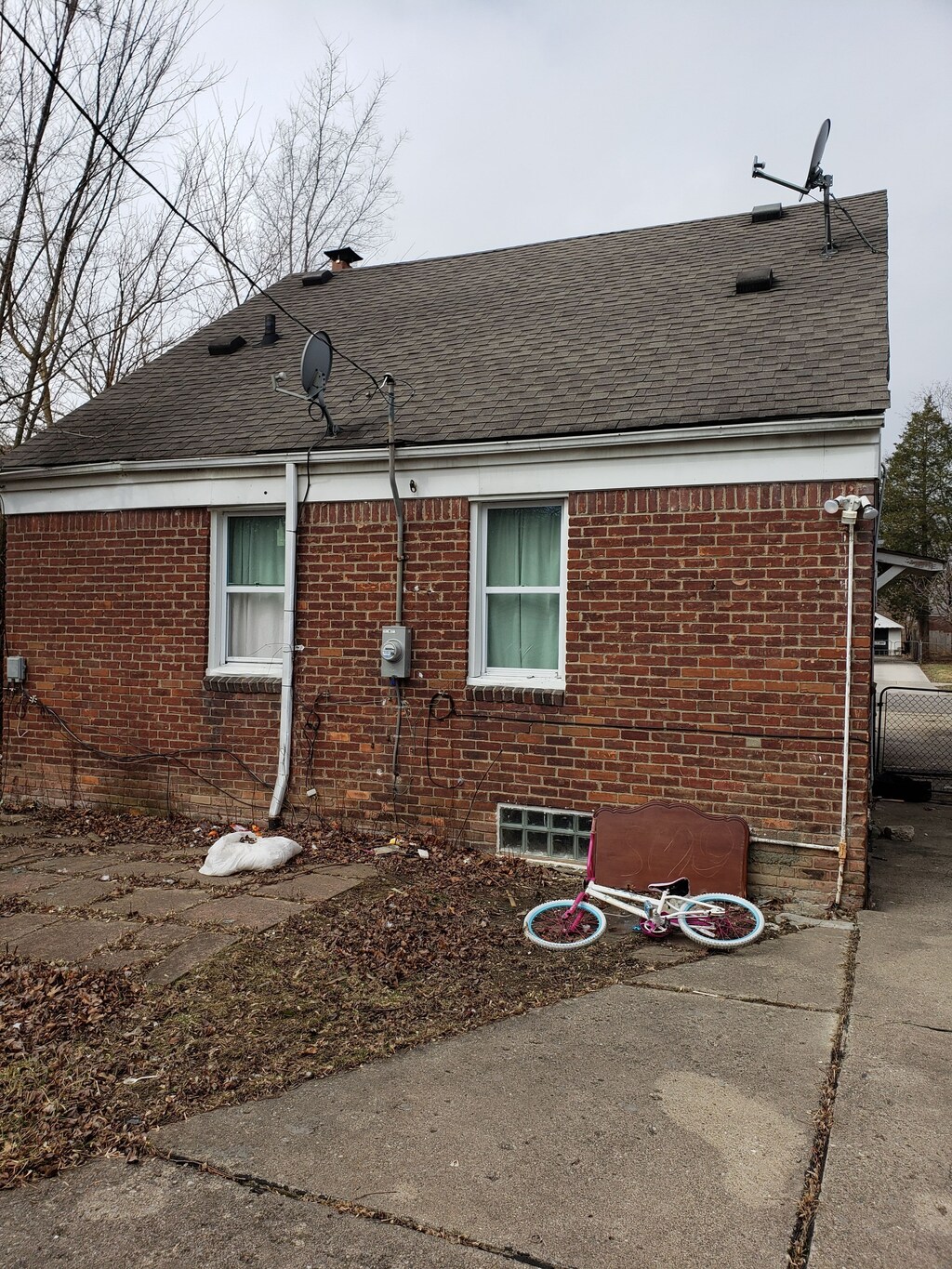 view of home's exterior