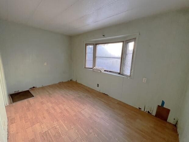 empty room featuring light hardwood / wood-style flooring