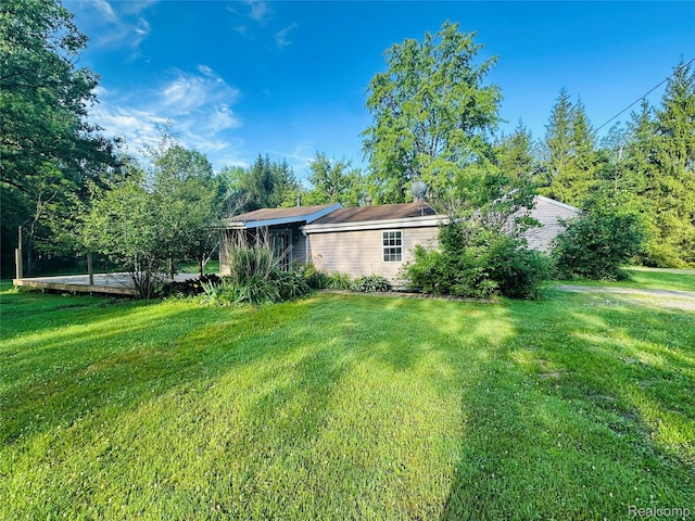 4643 Waldon Rd, Clarkston, MI 48348 - view of grassy yard