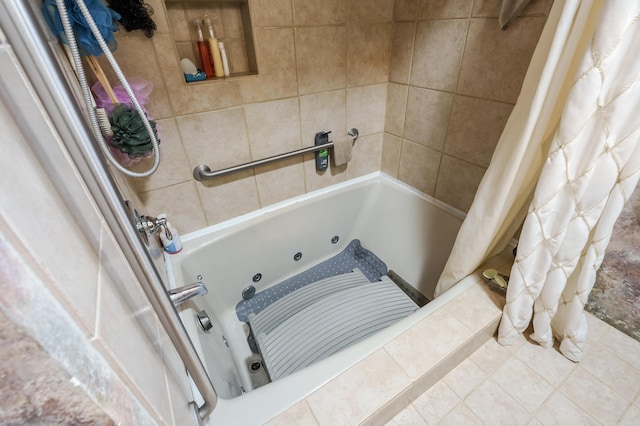 bathroom with shower / tub combo