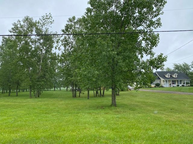 Listing photo 3 for 6139 Sharp Rd, Swartz Creek MI 48473