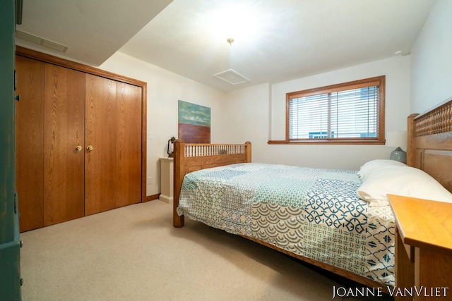 585 Crescent Dr, Holland, MI 49423 - carpeted bedroom featuring a closet