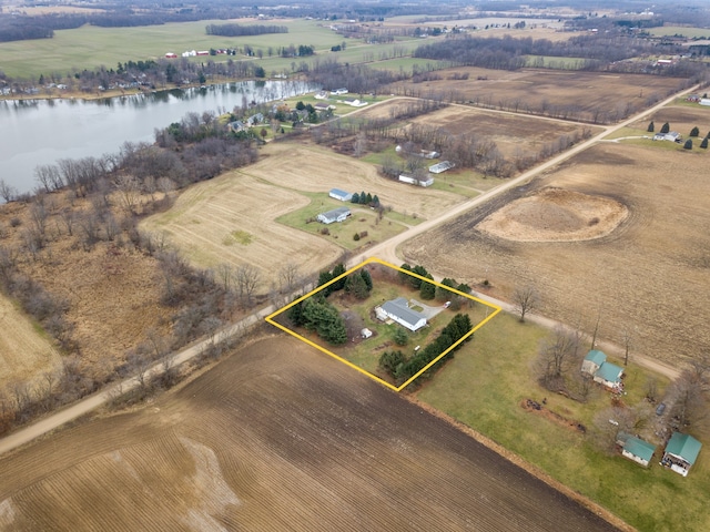 bird's eye view featuring a rural view and a water view