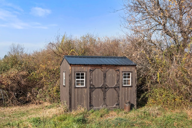 view of outbuilding