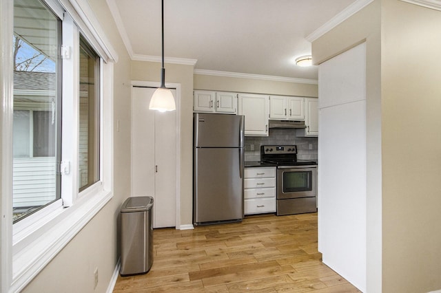 kitchen featuring light wood-type flooring, stainless steel appliances, crown molding, decorative light fixtures, and white cabinets