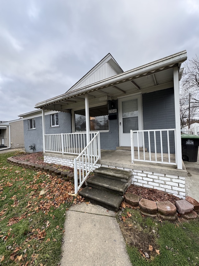 view of front of home featuring covered porch