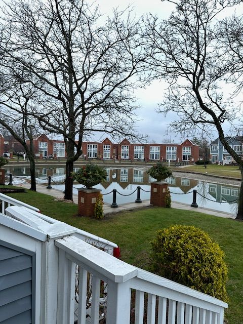 view of yard featuring a water view