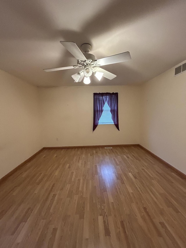 832 E Park Dr, Niles, MI 49120 - unfurnished room featuring wood finished floors and a ceiling fan