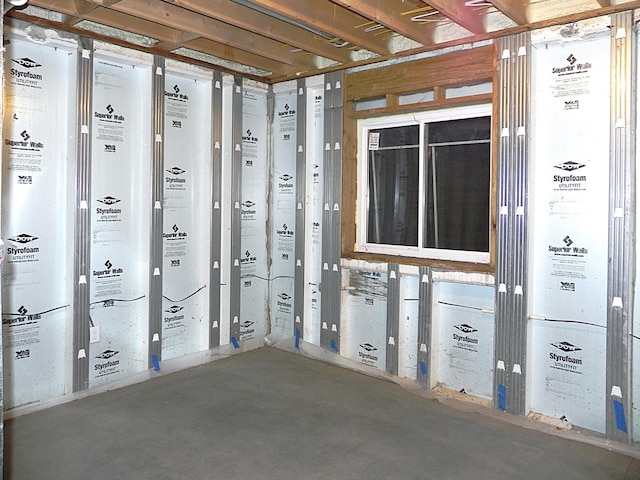 1382 Flanders St, Sturgis, MI 49091 - interior space