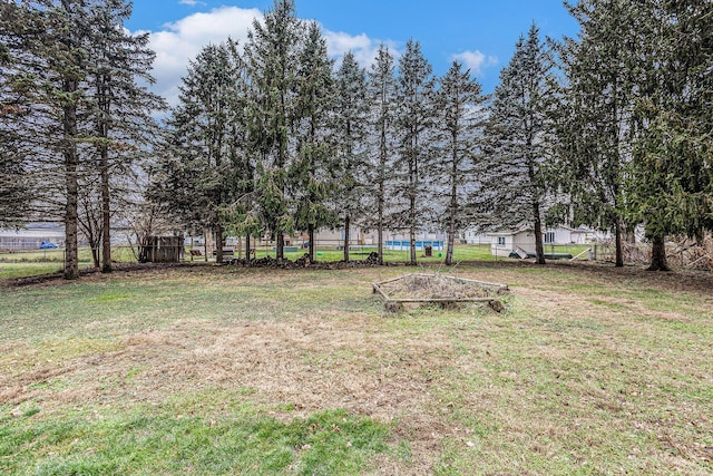 view of yard featuring fence