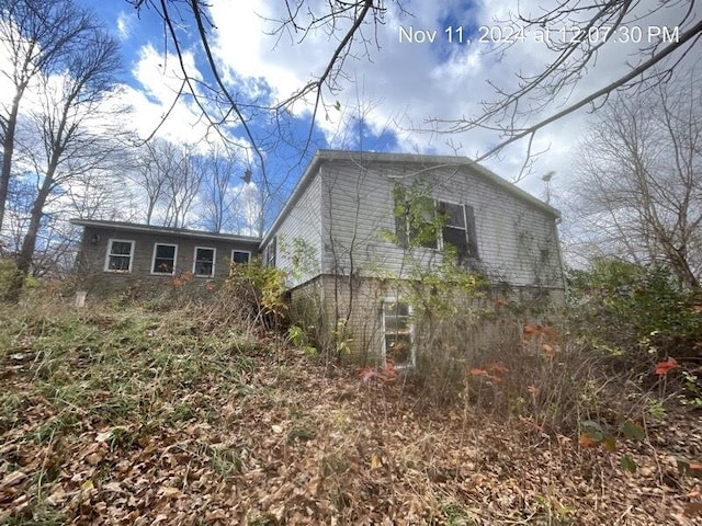 view of home's exterior