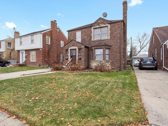 view of front of house featuring a front lawn