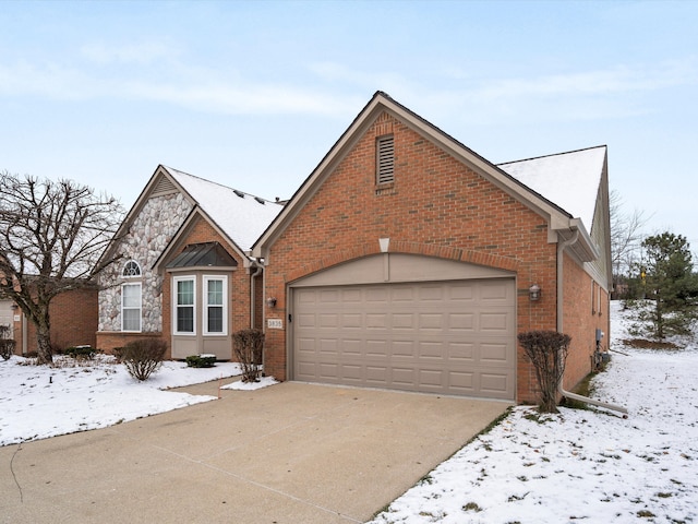 view of front facade featuring a garage