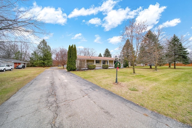 view of front of house featuring a front yard