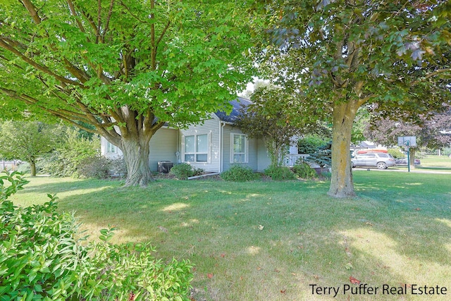206 W Michigan Ave, Fremont, MI 49412 - photo 3